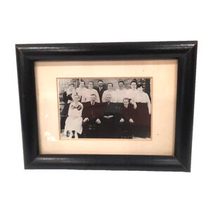 Old Family Photo of LARGE family Early 1900's Black & Wht 6'x8" frame 10 Kids